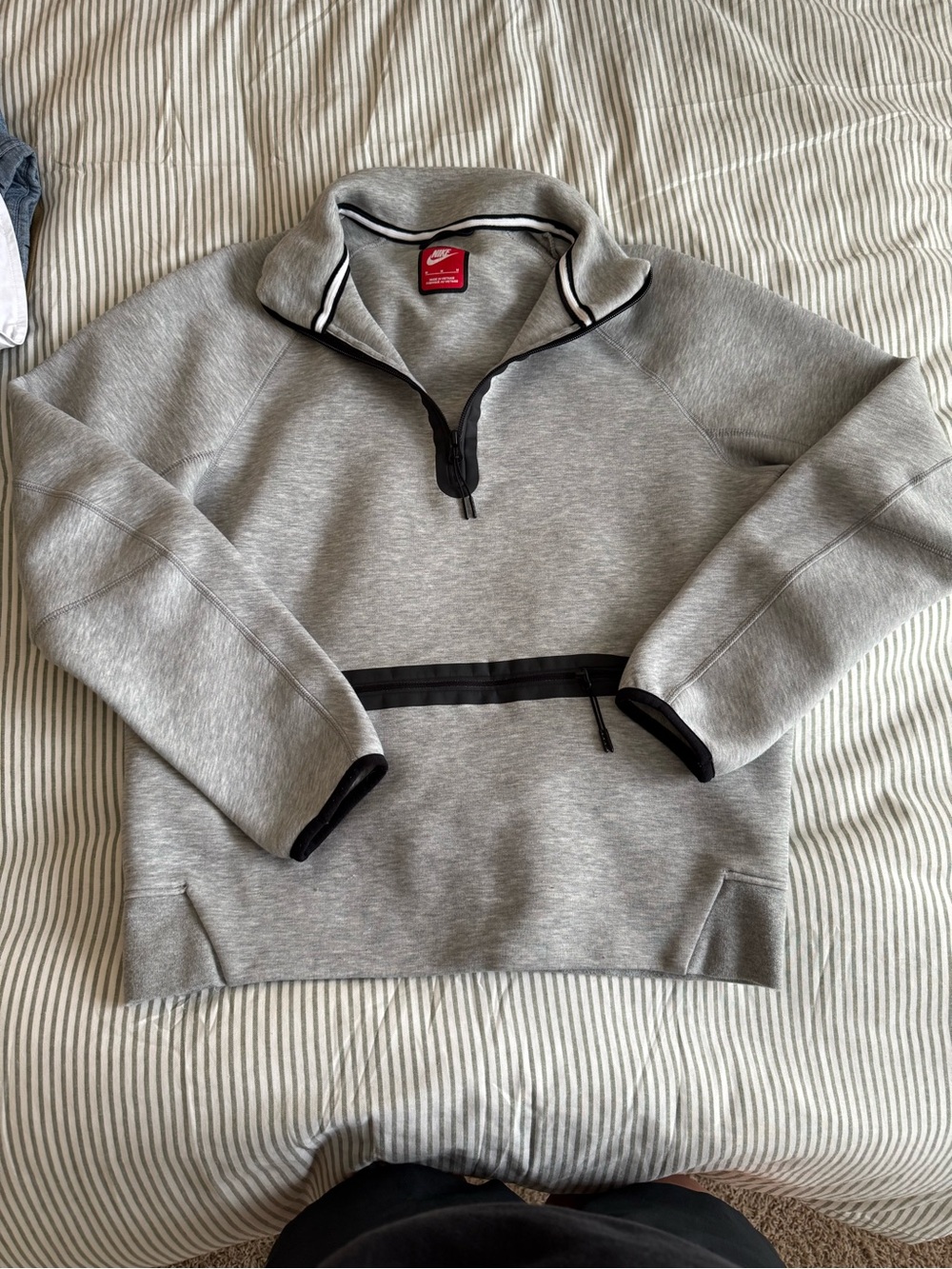 Nike Men’s Light Gray Quarter-Zip Pullover with Black Trim